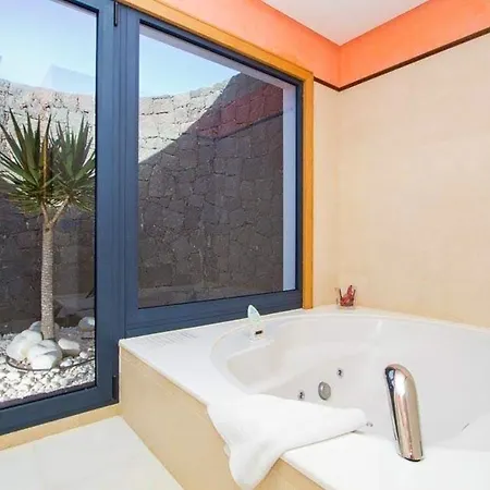 Villa Charming In With Private Pool *