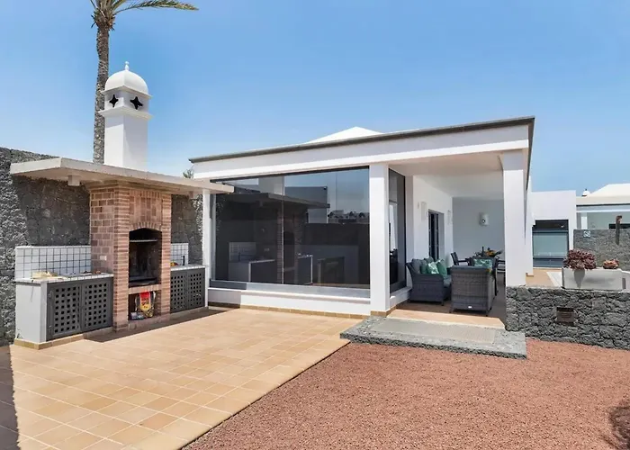 Charming In With Private Pool فيلة