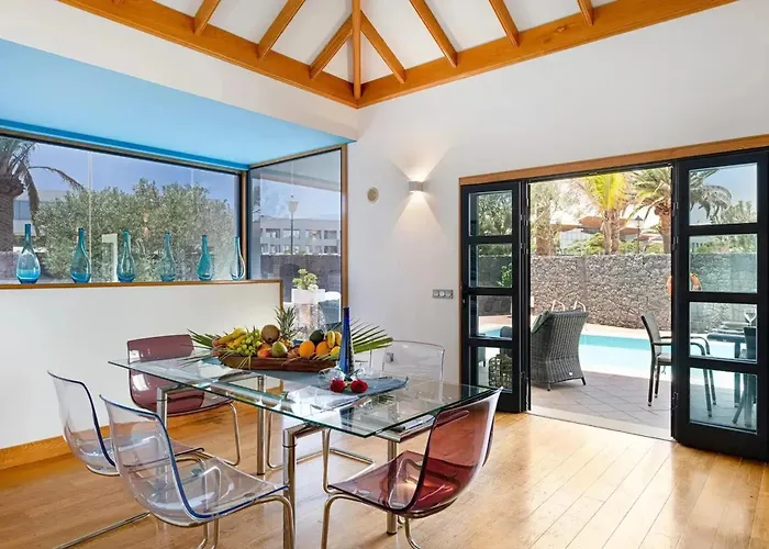 Charming In With Private Pool فيلة