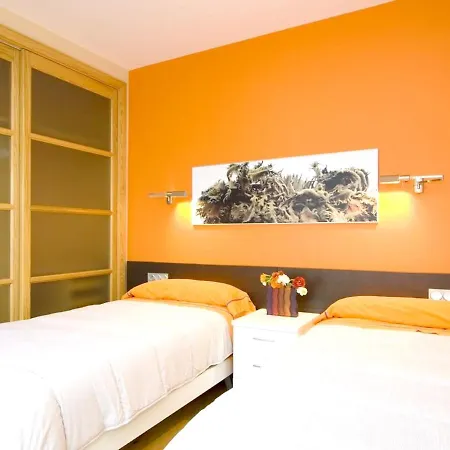 Villa Villa: Beachside Retreat With Pool & Wi-fi