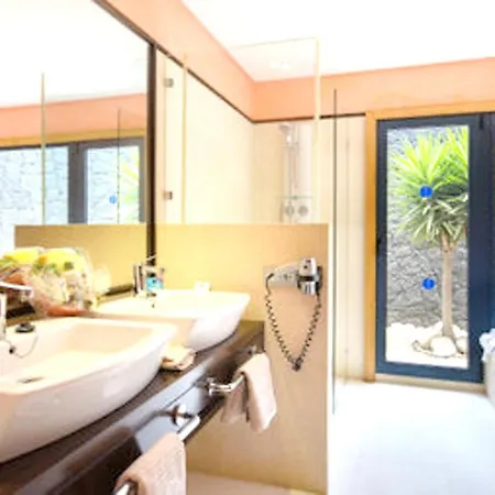 Villa: Beachside Retreat With Pool & Wi-fi Villa Playa Blanca (Lanzarote)