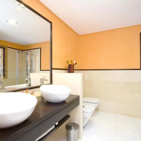 Villa: Beachside Retreat With Pool & Wi-fi