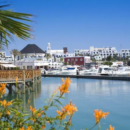 Villa: Beachside Retreat With Pool & Wi-fi Villa