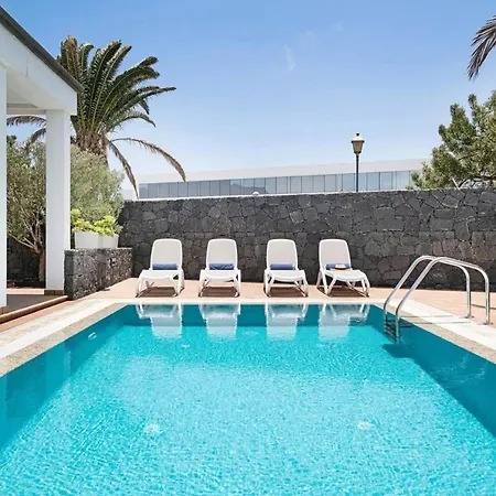 Charming In With Private Pool Playa Blanca (Lanzarote)