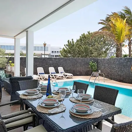 Villa Charming In With Private Pool