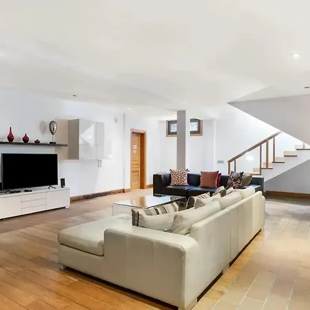 Villa: Beachside Retreat With Pool & Wi-fi Playa Blanca (Lanzarote)