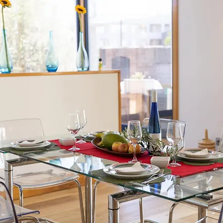 Villa Villa: Beachside Retreat With Pool & Wi-fi