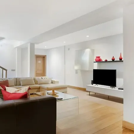 Villa: Beachside Retreat With Pool & Wi-fi Playa Blanca (Lanzarote)