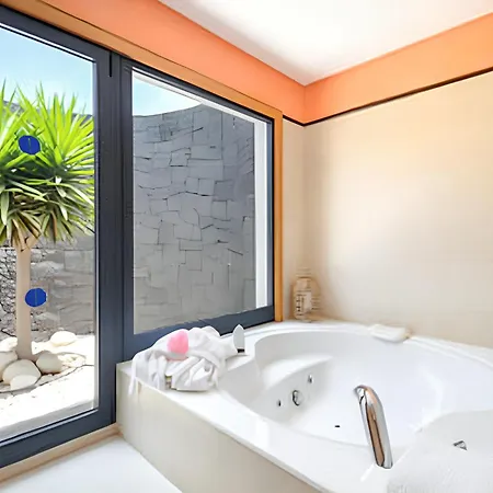Вилла Charming In With Private Pool