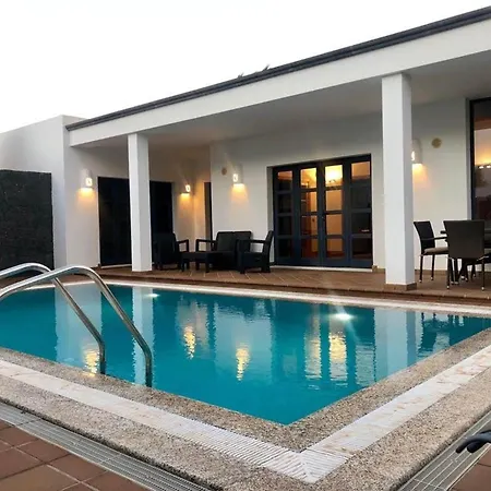 Вилла Charming In With Private Pool Коста Бланка