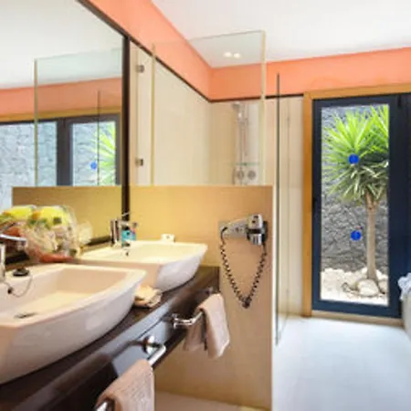 Charming In With Private Pool Коста Бланка