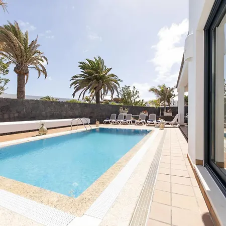 Charming In With Private Pool 别墅 *