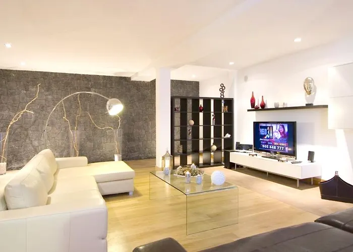 Charming In With Private Pool 빌라