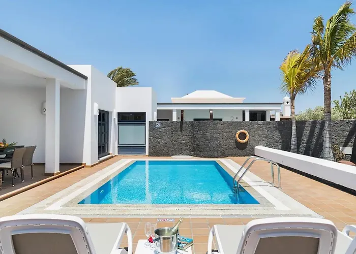 Charming In With Private Pool 빌라 *