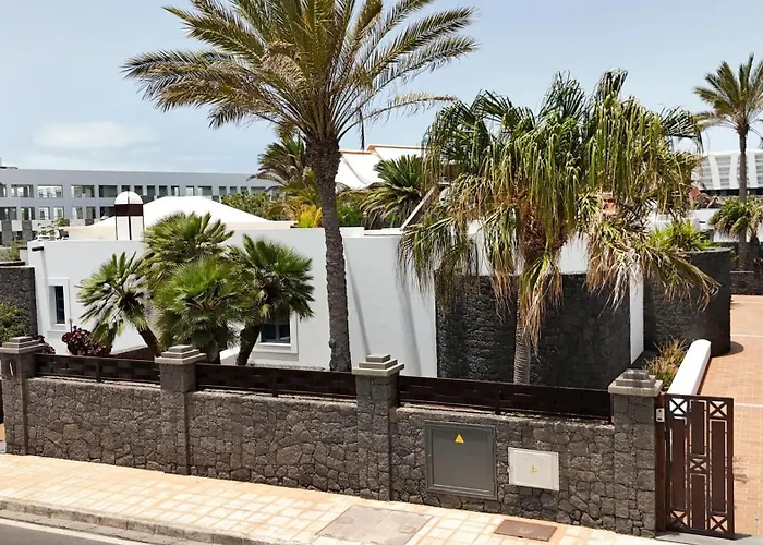 Βίλα Charming In With Private Pool *