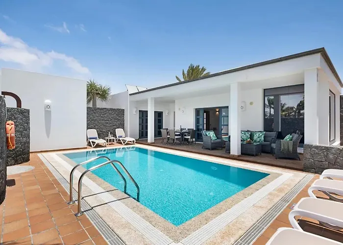 Charming In With Private Pool Villa